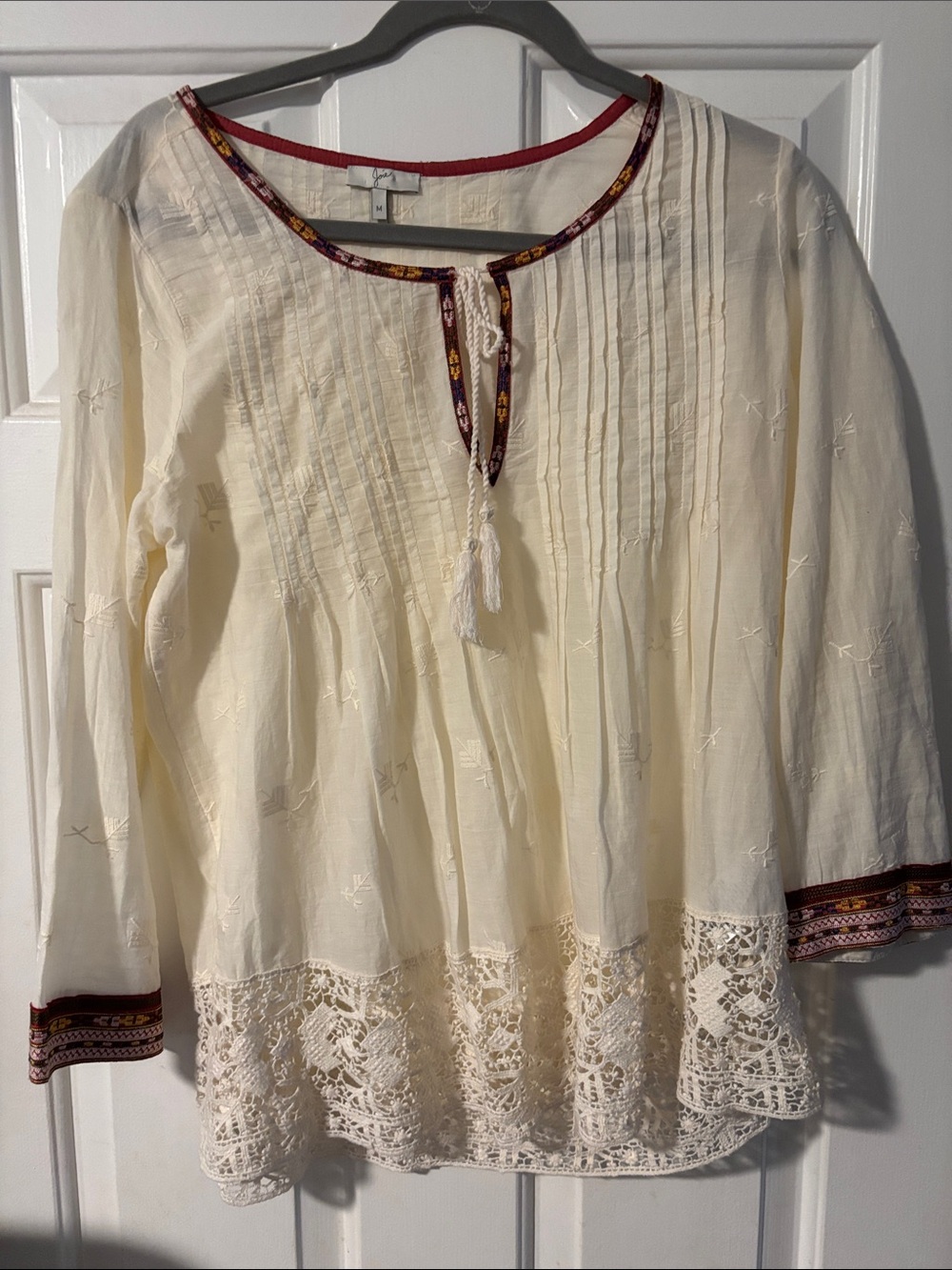 Joie Women’s Cream Pintuck Boho Tie-Neck Tunic with Maroon Trim Size Medium